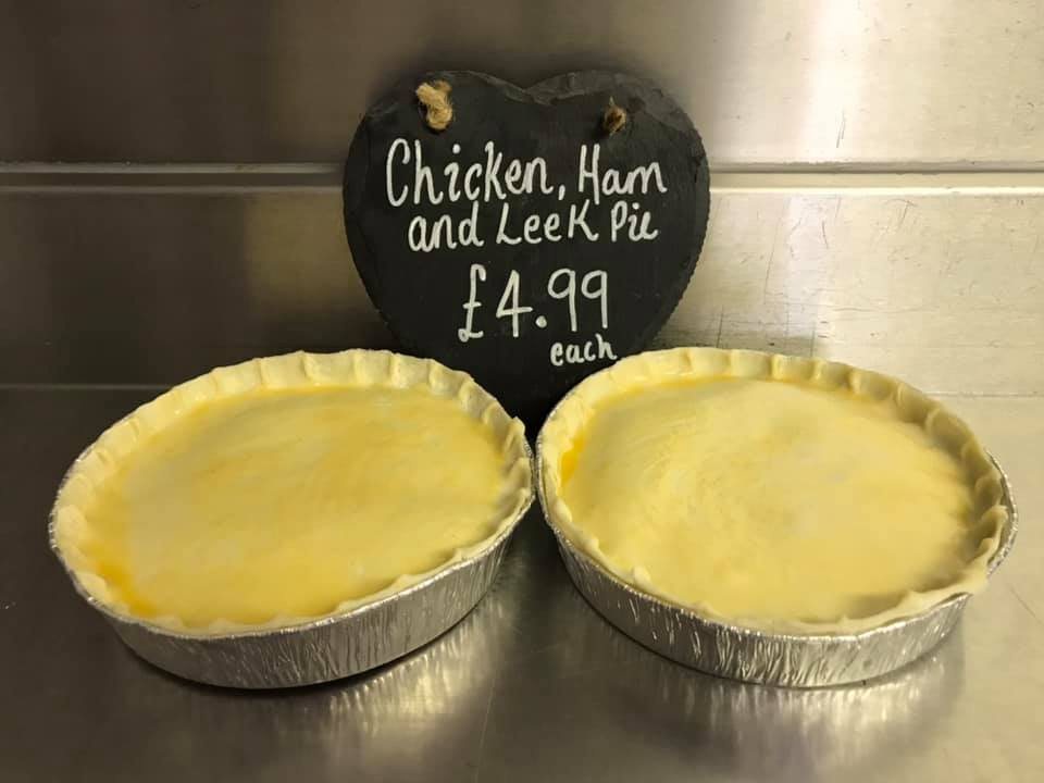 chicken, ham and leek pie